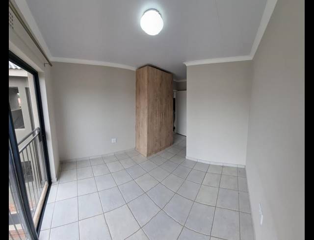 3 BEDROOM TOWNHOUSE FOR SALE IN KENLEAF